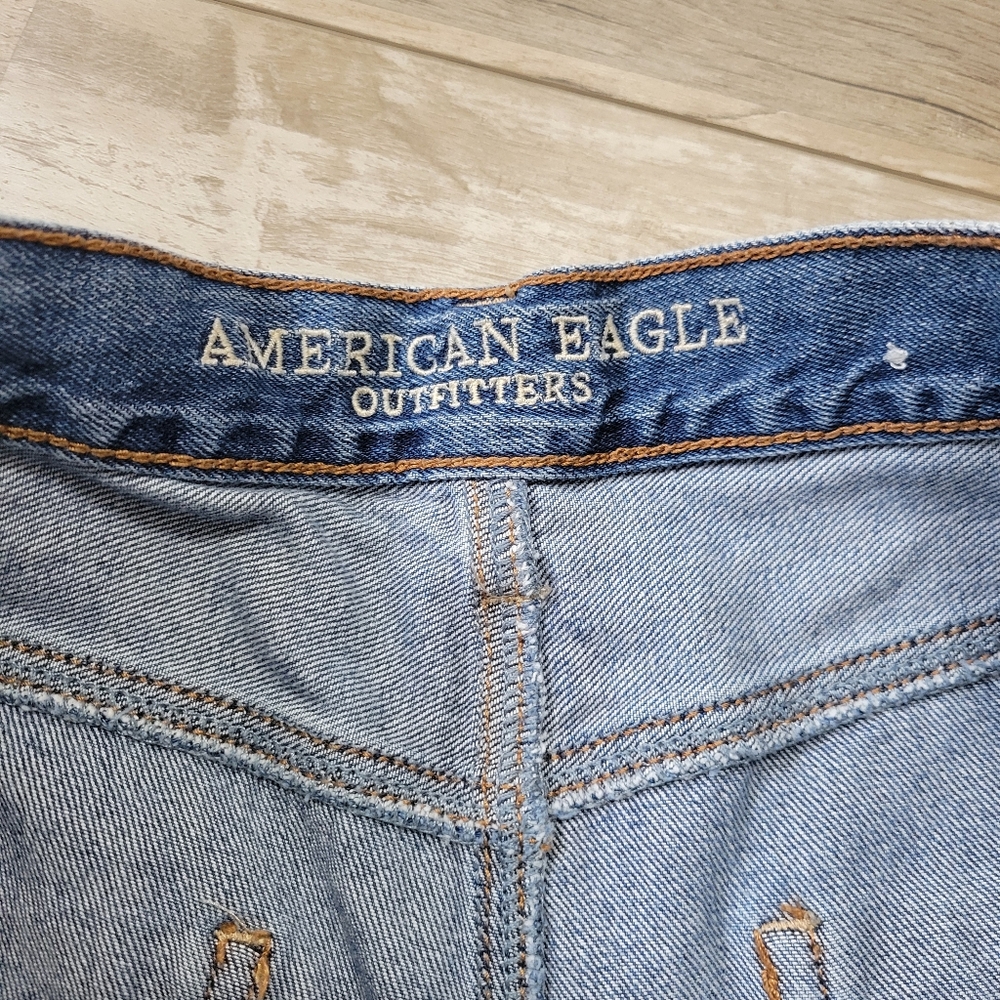 8 AE Ripped Mom Jean - Picture 5 of 7